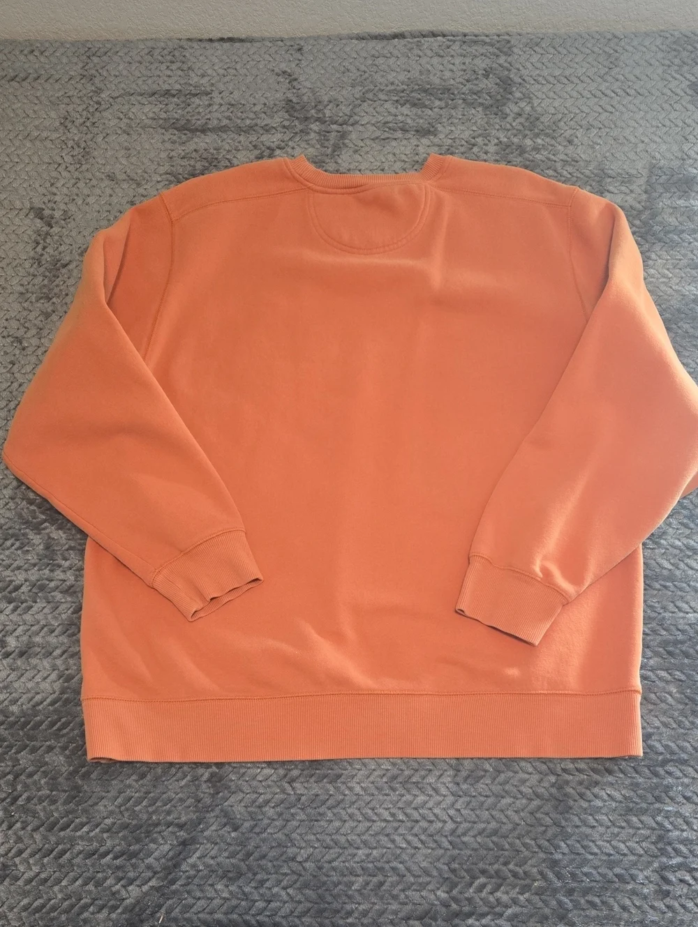 IZOD Men’s XL Orange Crewneck Sweatshirt Pullover Embroidered Logo